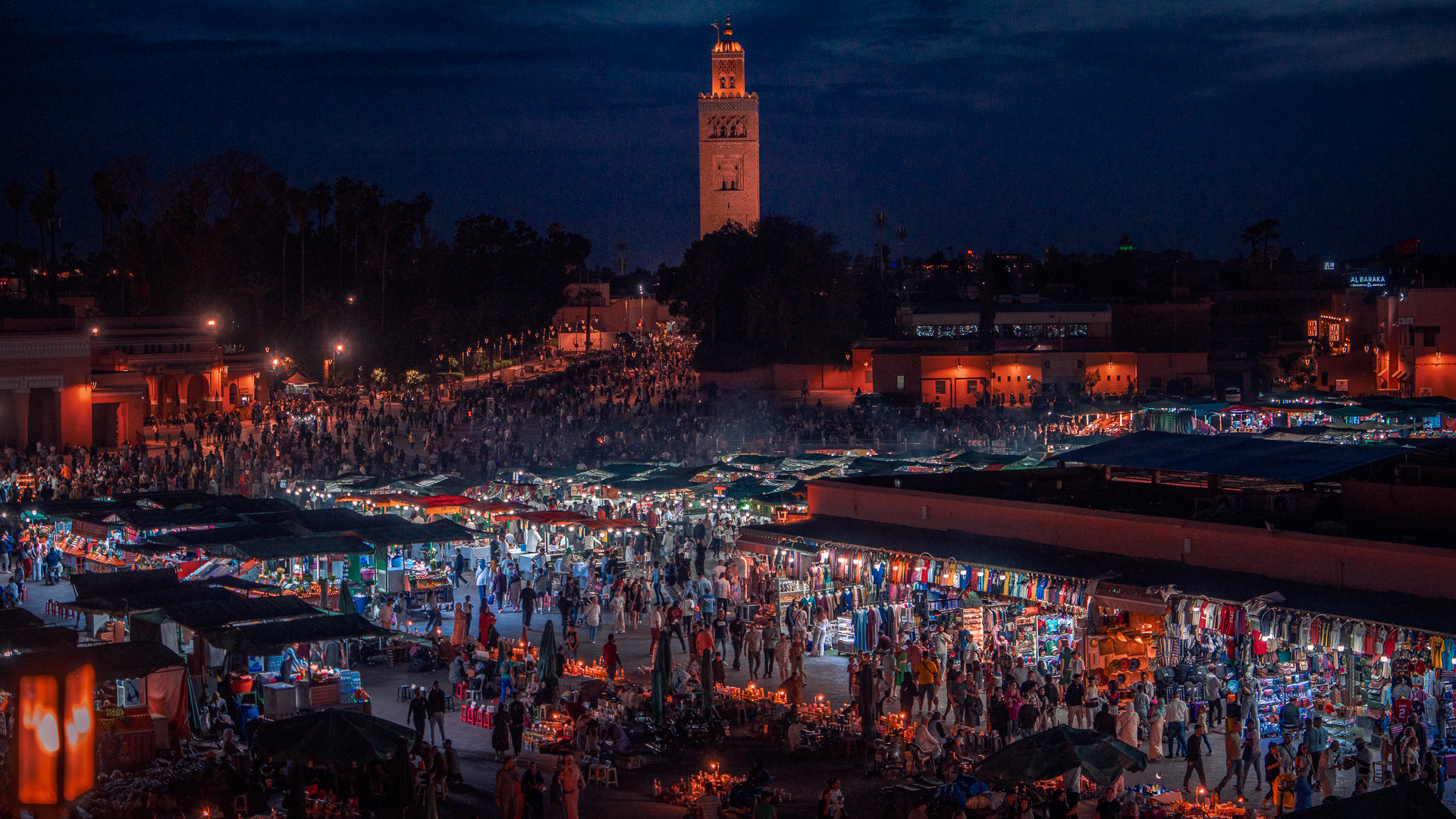 Jemaa-el-Fnaa-market-sunset-view-from-Le-Grand-Balcon-du-Cafe-Glacier-crowd