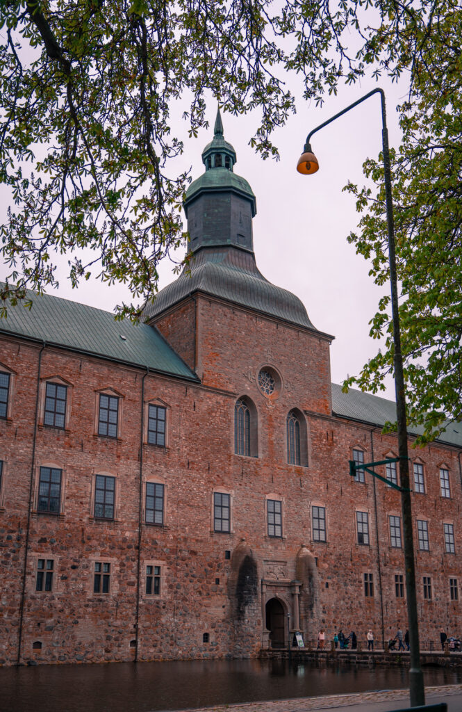 Vadstena-Slott-Exterior-Draw-bridge-spring