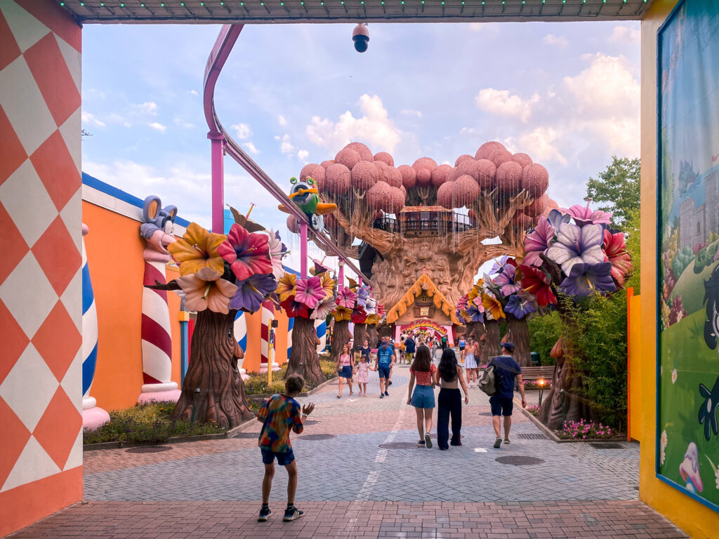 Gardaland-Italy-Best-Amusement-Park-entrence-to-land