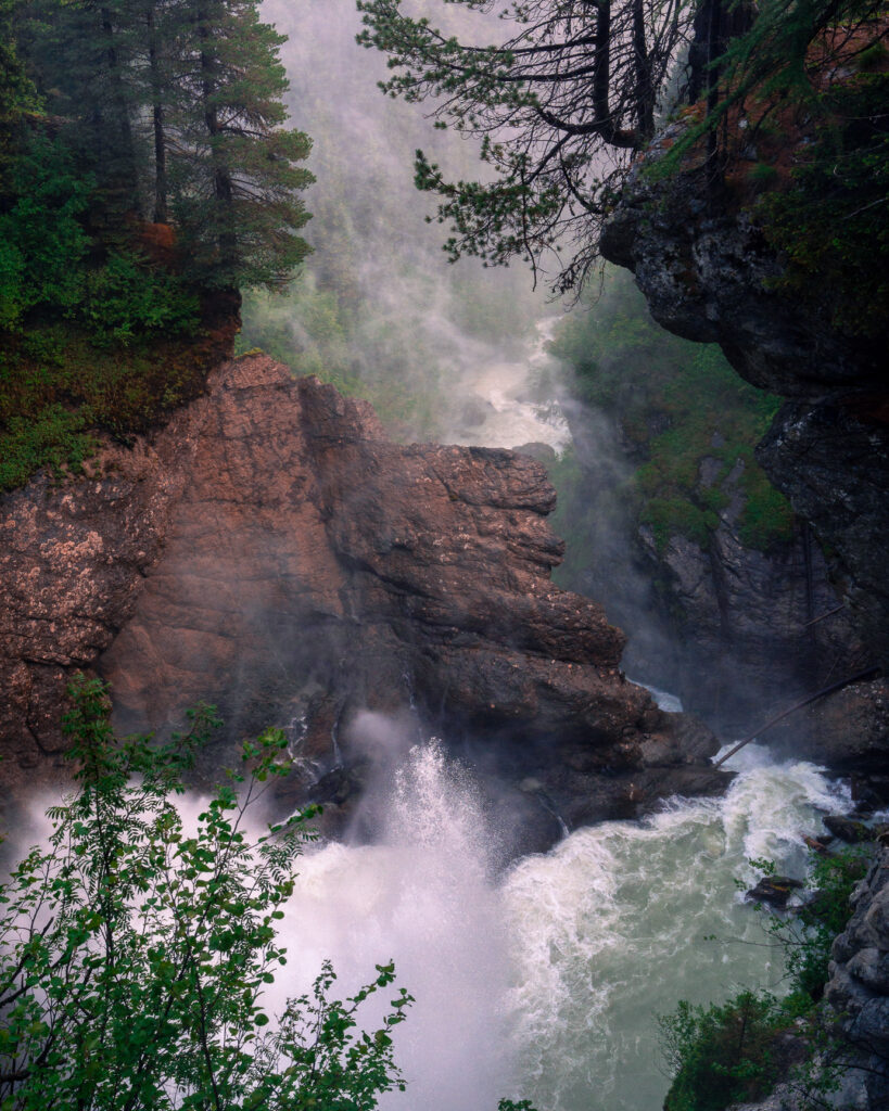 Monte-Bianco-Family-road-trip-in-Northern-Italy-Rutor-Waterfalls-water-spray