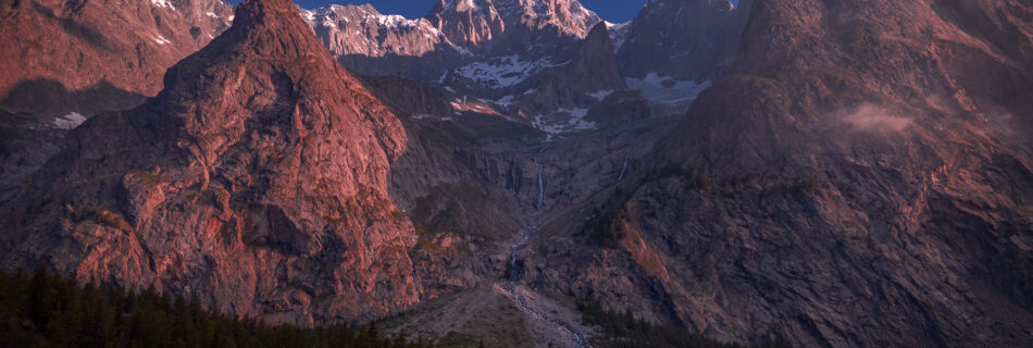 Monte-Bianco-Mont-Blanc-Family-road-trip-in-Northern-Italy-Sunrise