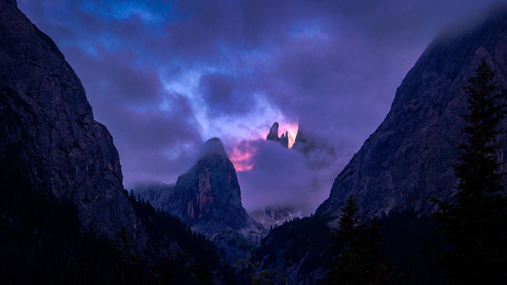 Tre-Cime-di-Lavadero-Dolomites-Family-road-trip-in-northern-italy-epic-morning-hike-sunrise