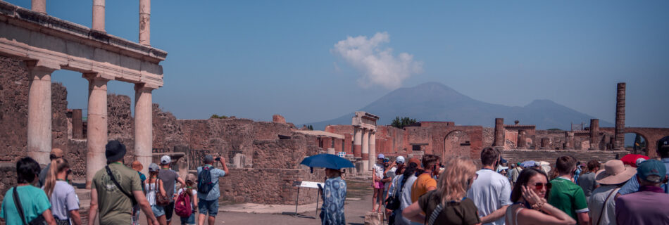 Pompei-Scavi-Archeologici-Foro-di-Pompei-Turists