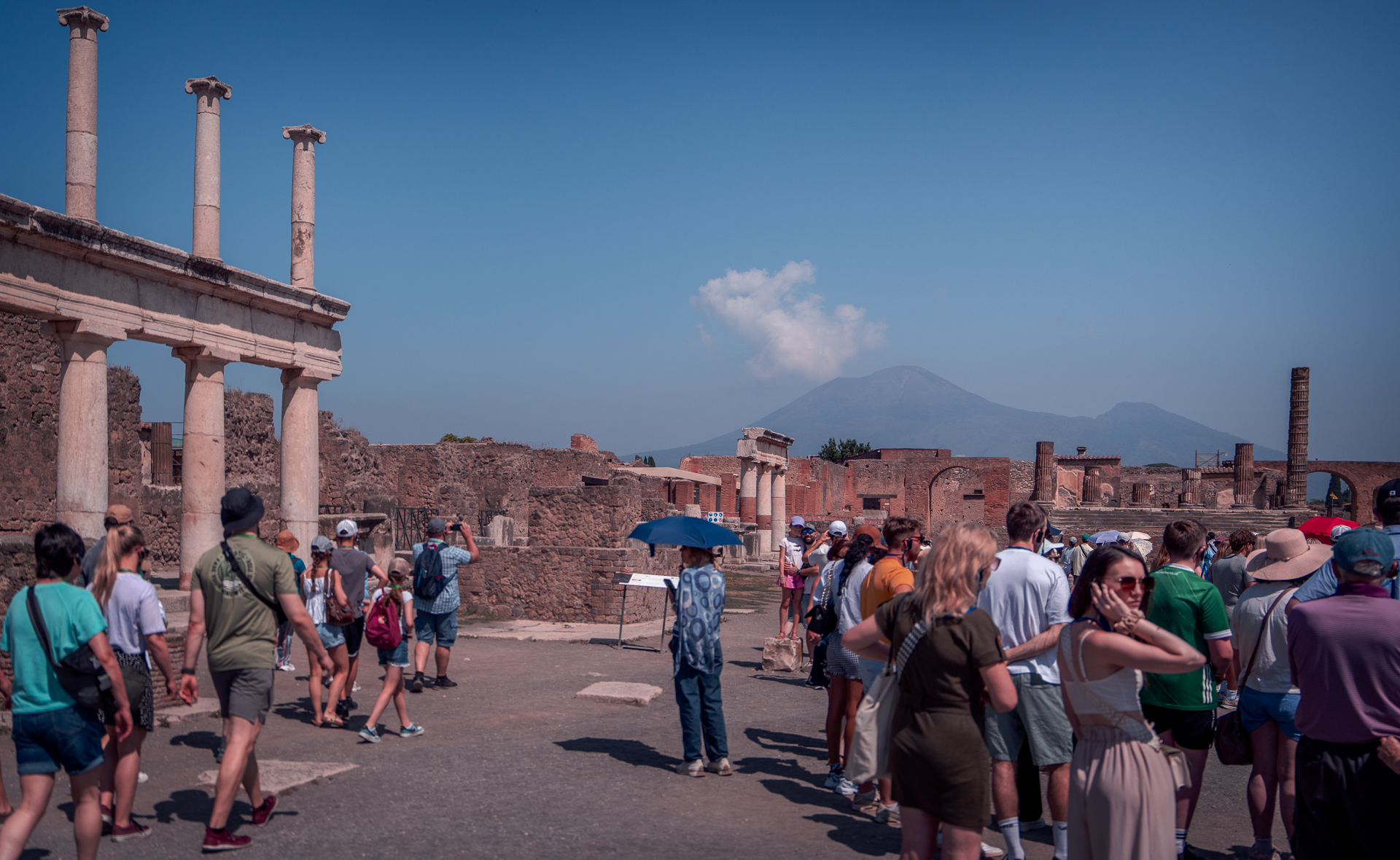 Pompei-Scavi-Archeologici-Foro-di-Pompei-Turists