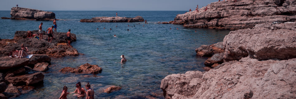 Amalfi-Coast-Italy-Trip-52-Sorrento-beach-Bagni-Regina-Giovanna-ocean-swimming