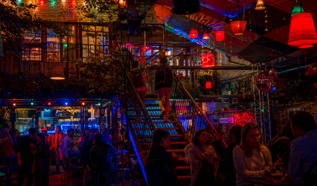 Szimpla Kert Ruin Bar Budapest - Cosy Crazyness
