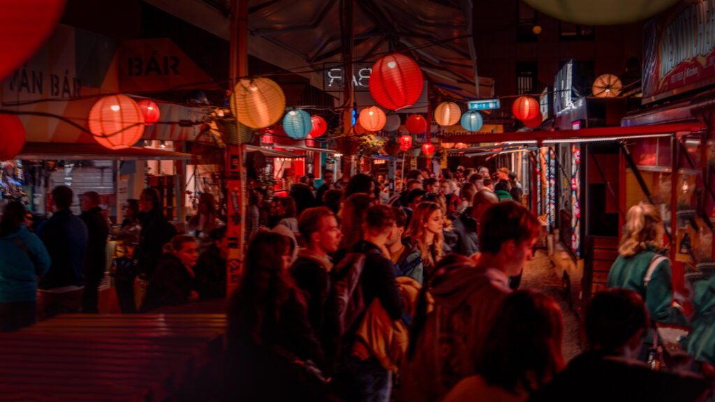 Street Food Karavan Budapest - Food Truck Heaven
