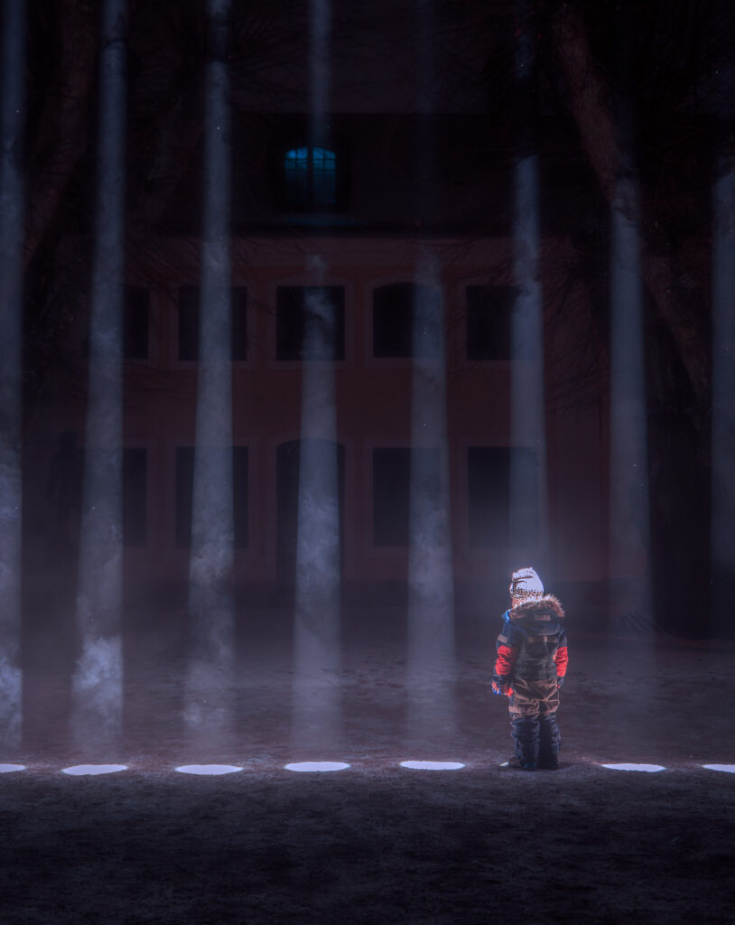 Allt Ljus på Uppsala Light Art Festival – Boy in spotlights Linneträdgården - Uppsala Sweden 2025