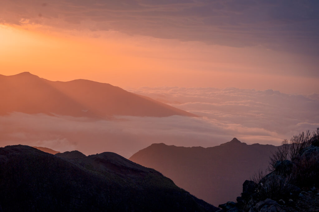 Pico Ruivo Hike Viewpoint Madeira - Sunset Peak in Clouds - Tele Photo