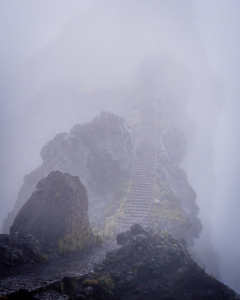 Pico do Arieriro - Trail Up in Clouds
