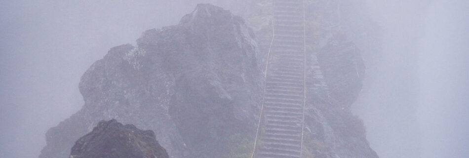 Pico do Arieriro - Trail Up in Clouds