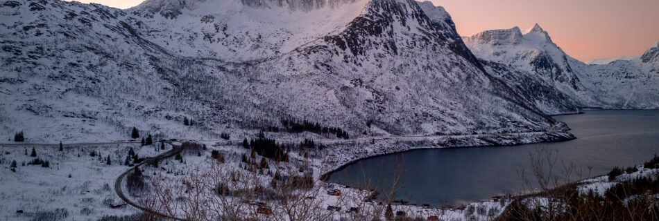Senja Viewpoint - Senja Scenic Road - Winter Lake Mountain