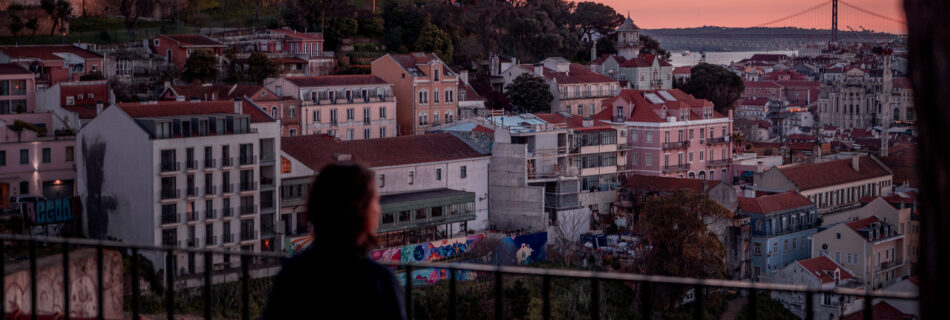 Miradouro da Graça - Best Sunset Viewpoint in Lisboa Portugal - View of São Jorge Castle