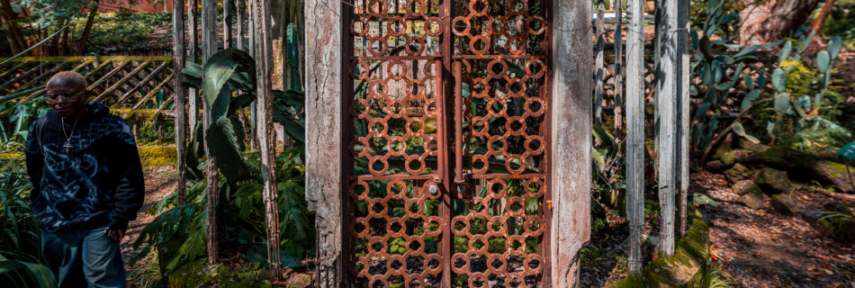 Tropical Botanical Garden - Greenhouse Door - Lisbon Portugal